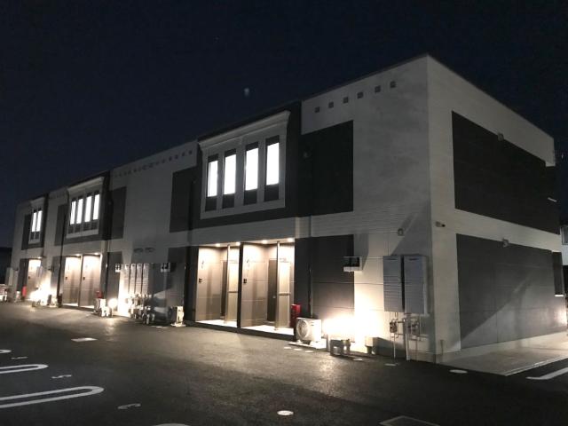 ベルコルザ 外観写真（夜）