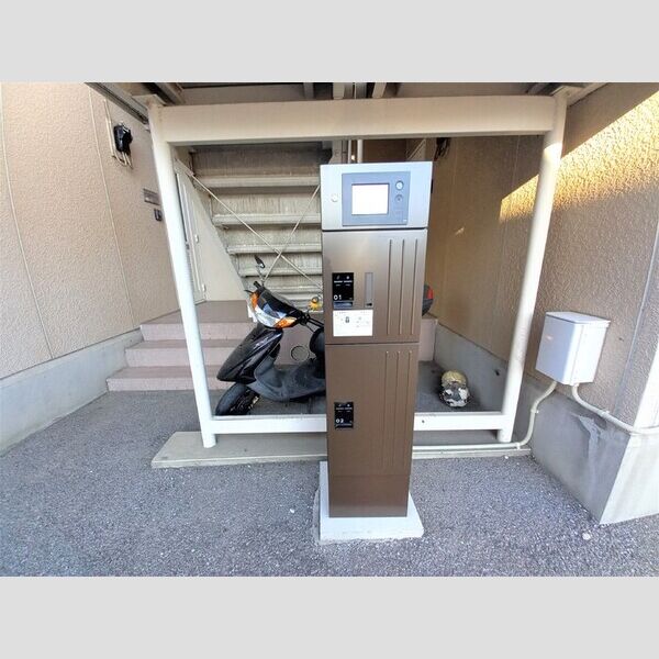 メゾンエスポワール　B 宅配ボックス