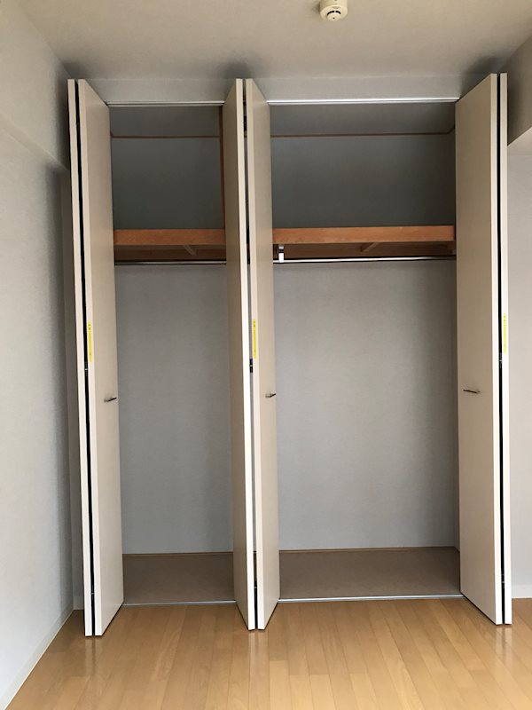 プラッサ西参道1階 収納