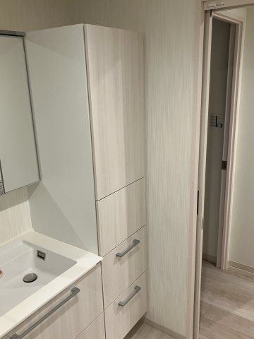 広尾アパートメント304号室 リネン庫もご用意しております。