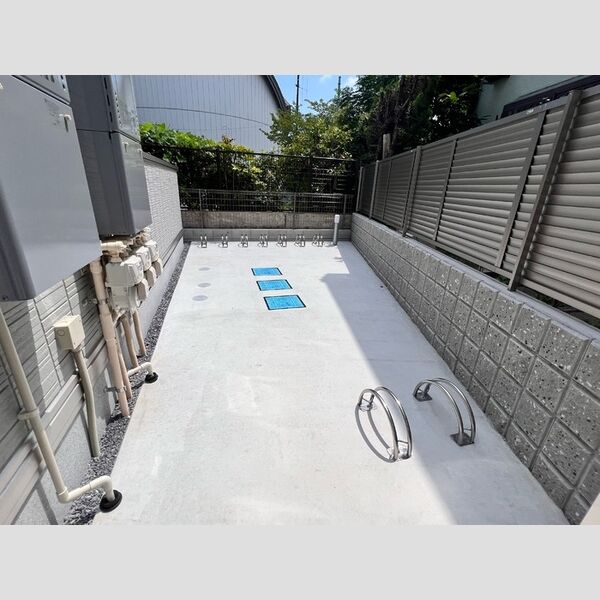 Arts&K102号室 駐輪場