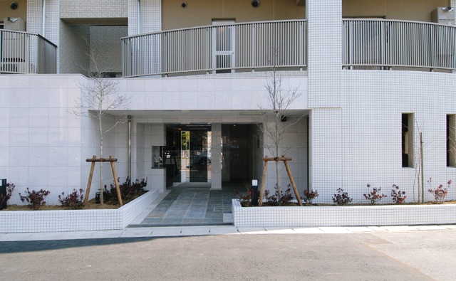 ラフィネパルク新浜 エントランス