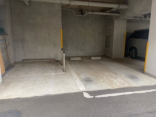 志村レジデンス 駐車場