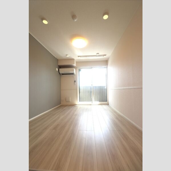 グラナーデ谷原303号室 洋室