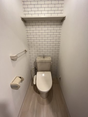 アーク・アン・シェル トイレ