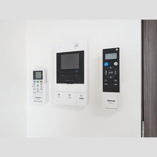 S-RESIDENCE横濱吉野町burgeon404号室 リビング