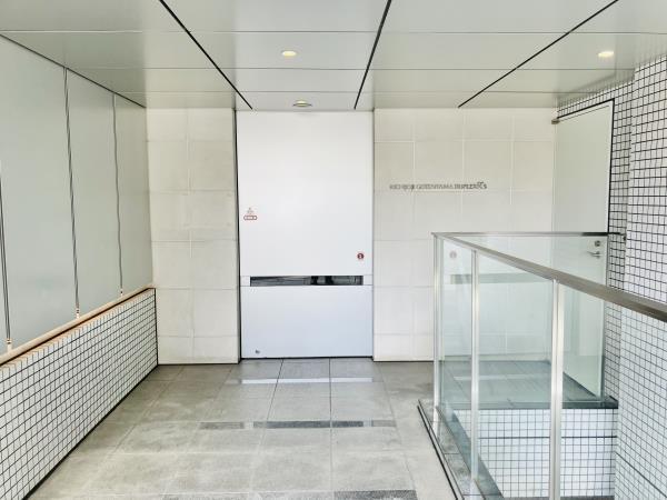 吉祥寺御殿山デュープレックスＲ’ｓ14階 エントランス