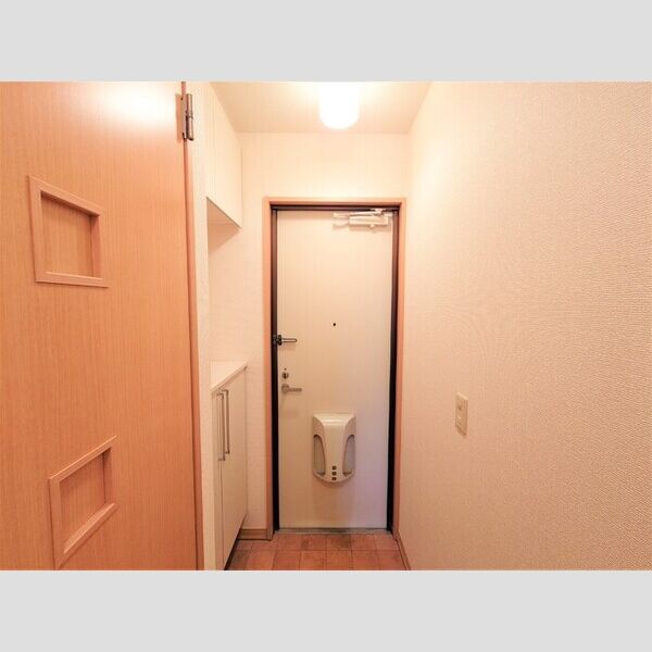 ヴァンセンヌ302号室 玄関