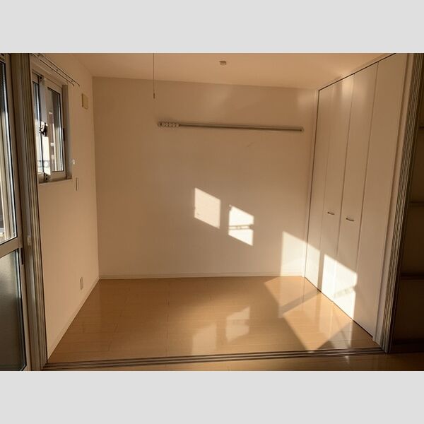 レセンテ203号室 洋室