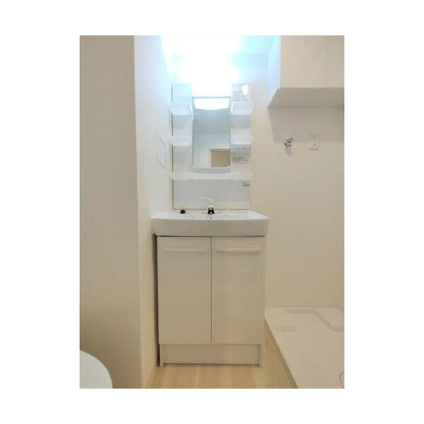 ブルーライトヨコハマ401号室 洗面