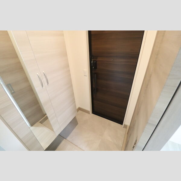 シーダールシア101号室 玄関