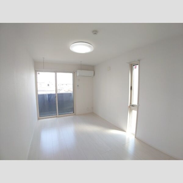 イースト河辺302号室 LDK10.5帖