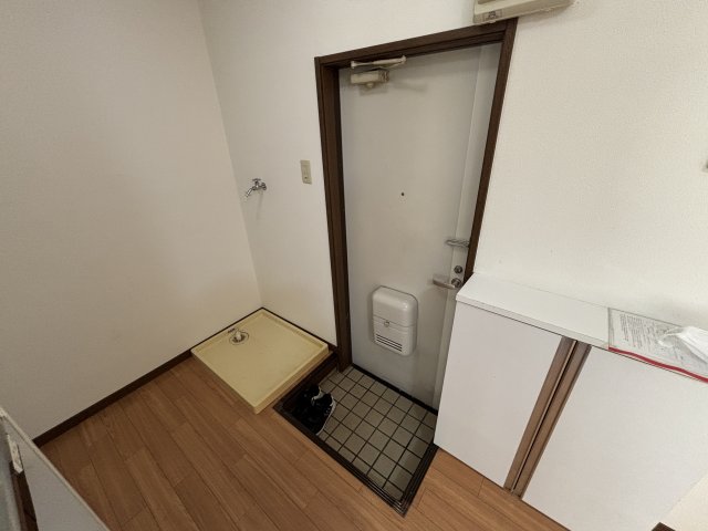 エイト小和田 玄関