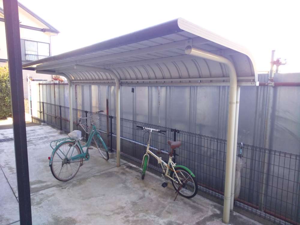 レオパレスサカエ105号室 駐輪場