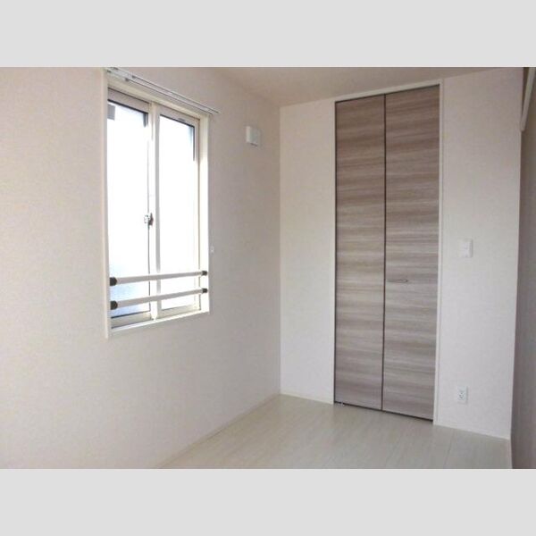 ロハス宮本町305号室 洋室