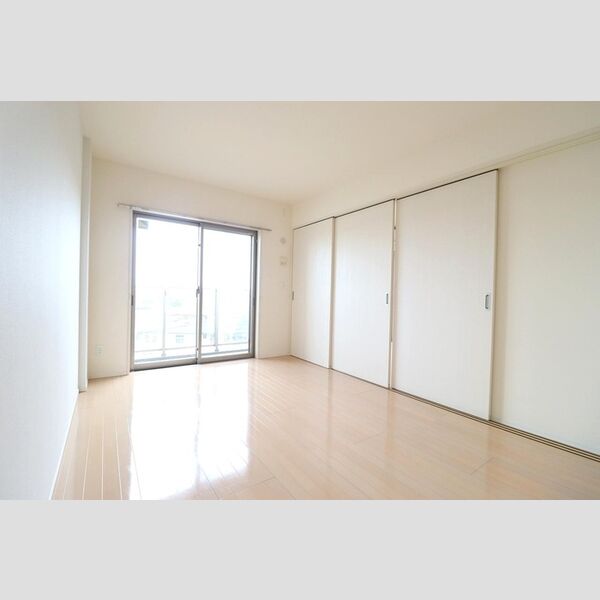 Callisto504号室 洋室(ベランダ側)