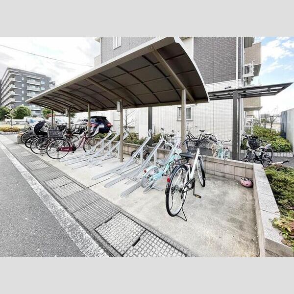 セントラルパーク206号室 駐輪場