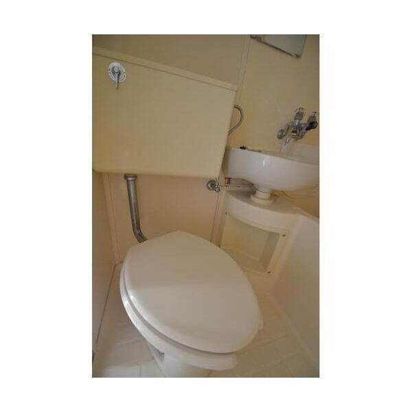 ベルシティ川口2号棟201号室 トイレ