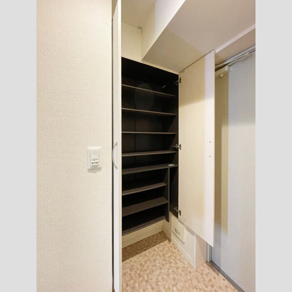 オークスURAWA402号室 シューズボックス