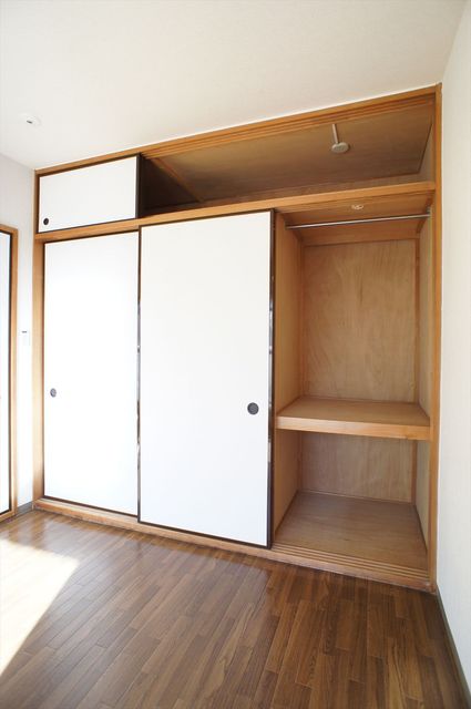 ファミーユ浜野 各部屋に収納あります。