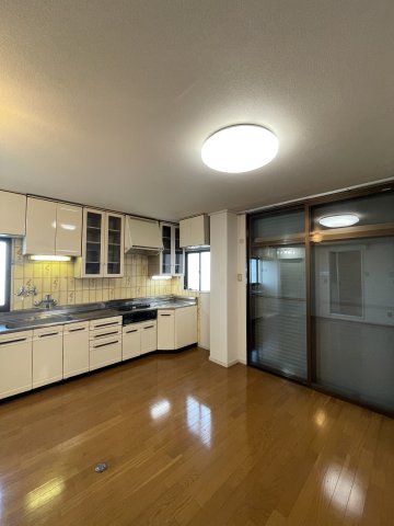 マンション三鈴303号室 リビング