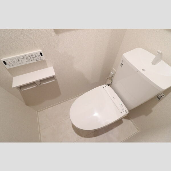 Noble Palais 針ヶ谷101号室 トイレ