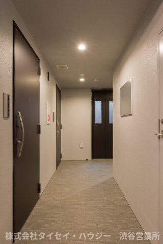 デュオメゾン笹塚ウエスト0401号室 内廊下