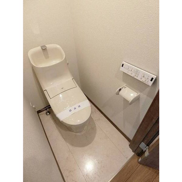 フラット南流山0305号室 トイレ