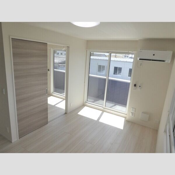 ベルクレスト301号室 LDKと洋室4帖