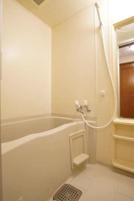 プラトー神宮前1階 お風呂