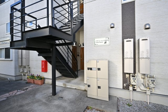 アザーレ・パッシオ栗谷B2階 エントランス