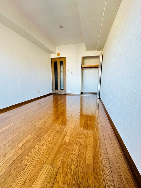 ハチホウハイツ１１0503号室 リビング