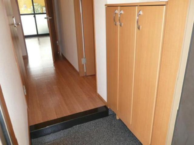 God　valley206号室 玄関