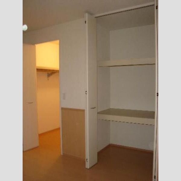 リビングタウン西大宮　Ⅴ ☆たっぷりウォークインクローゼット&収納有り☆101号室