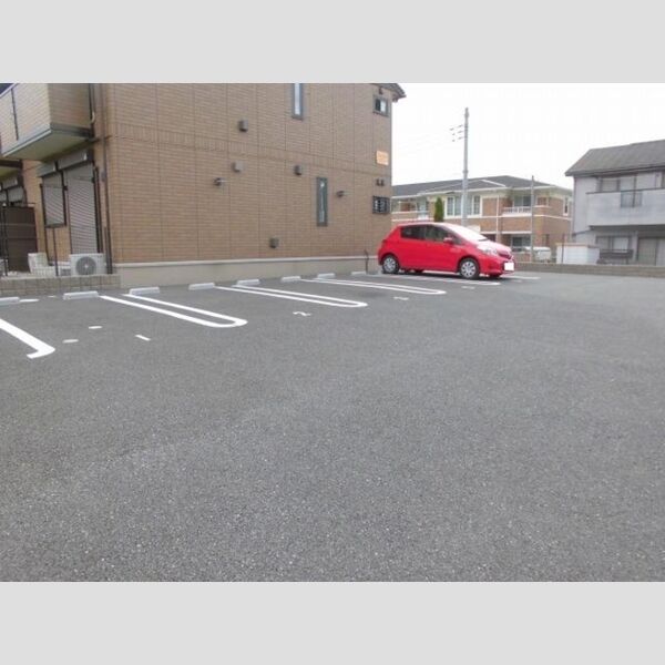 メゾンハーモニー 駐車場