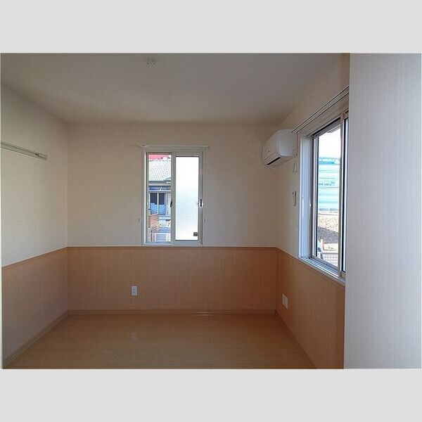 リビングタウンほたる野　E102号室 洋室