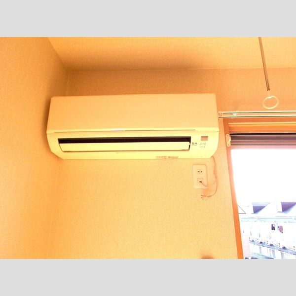 リヴェール金沢八景202号室 エアコン