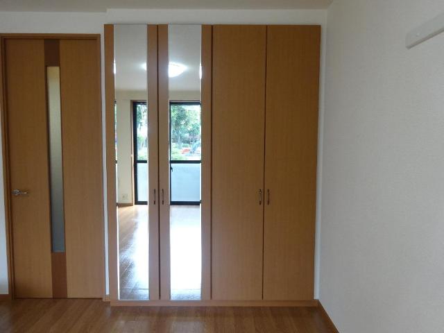 シェルル江北 クローゼット（全身鏡付）