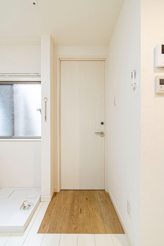 バライ北沢1階 玄関