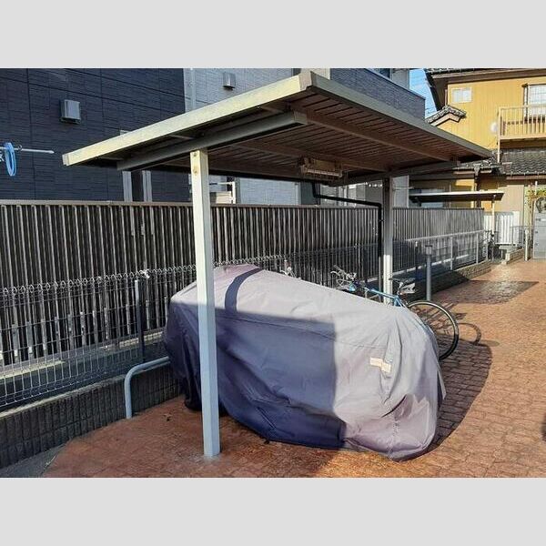 ロイヤルヴィラⅢ 駐輪場