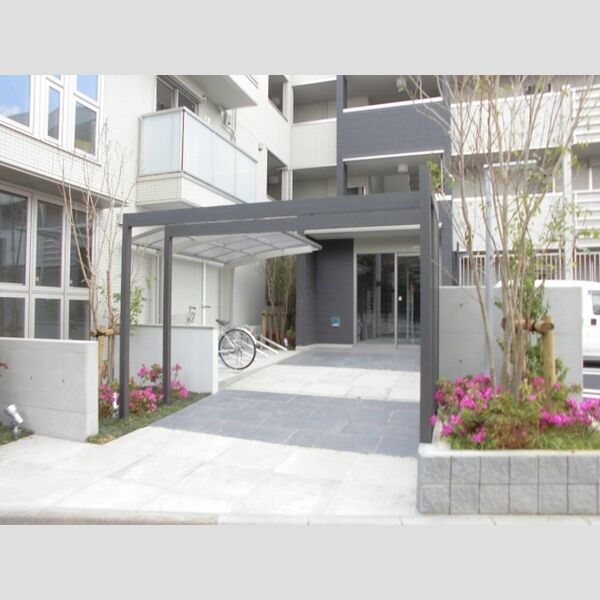 メゾンルミエール エントランス