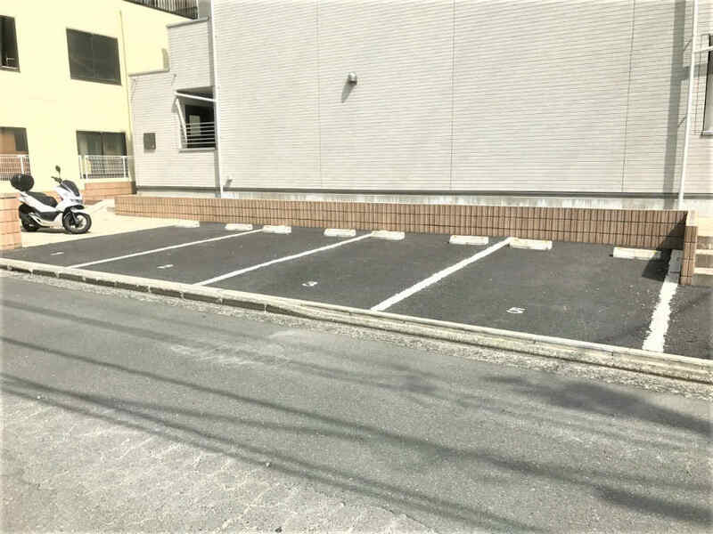 リブリ・大熊3階 駐車場