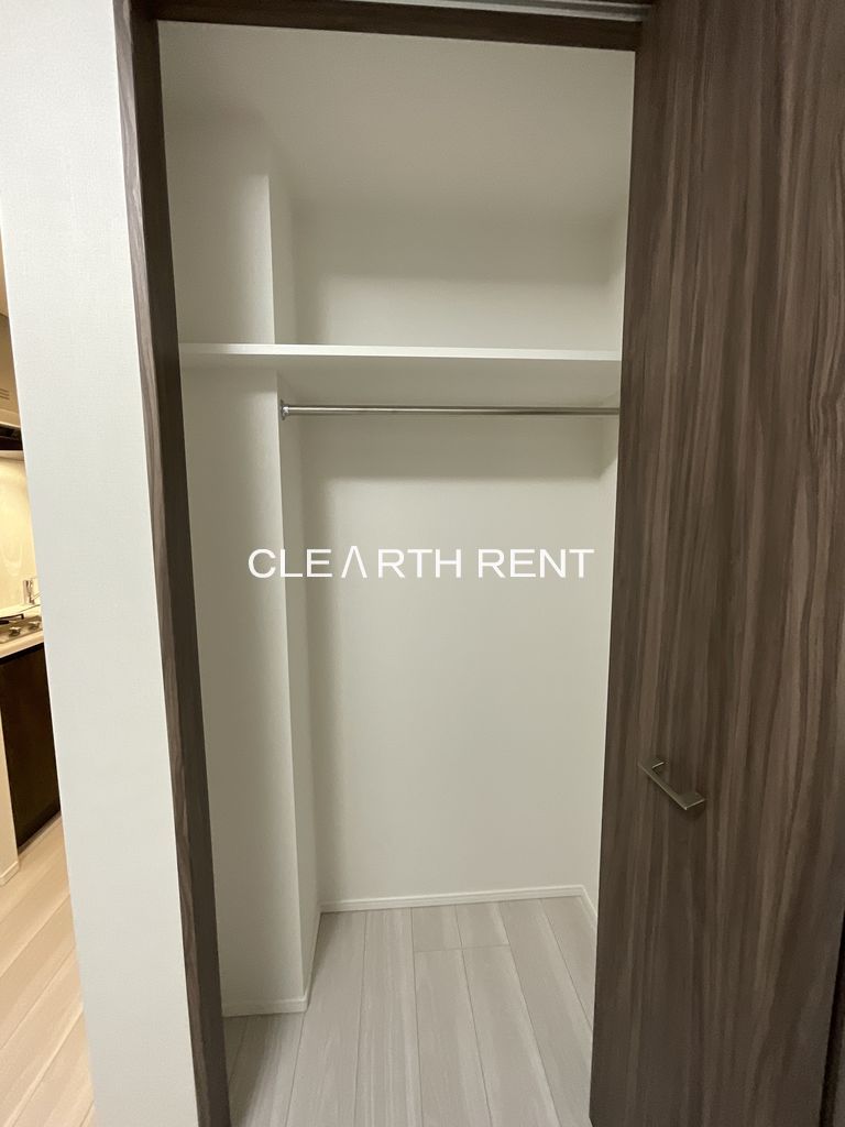 コンシェリア横濱蒔田公園 ハンガーパイプ付きクローゼット