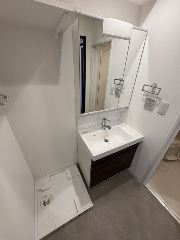 ＬＯＣ’Ｓ　ＭＵＳＡＳＨＩＮＡＫＡＨＡＲＡ3階 洗面