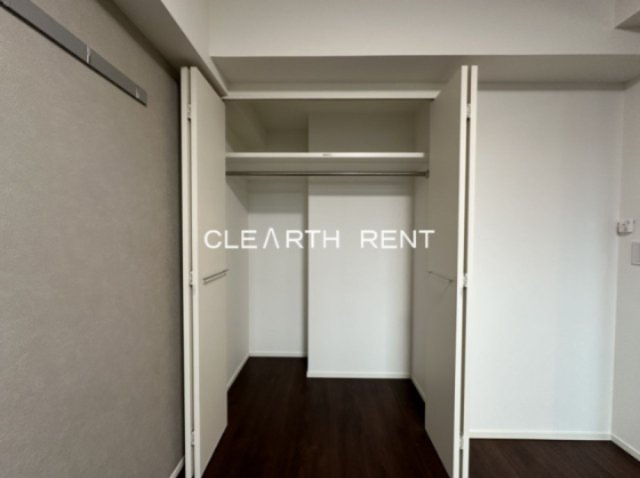 プラシア蒲田 ＴＨＥ ＧＲＡＮＤ ＲＥＳＩＤＥＮＣＥ5階 収納には困らない大きめクローゼット