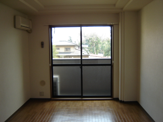 ロズウェルシブヤ203号室 洋室