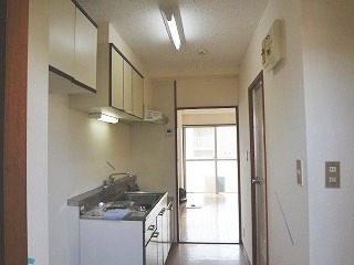 ユニバーサルハイツ101号室 キッチン