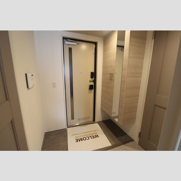 D-Sereno弥生203号室 玄関