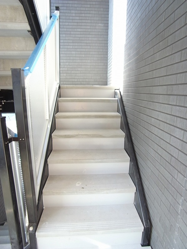 リブリ・令和2階 エントランス