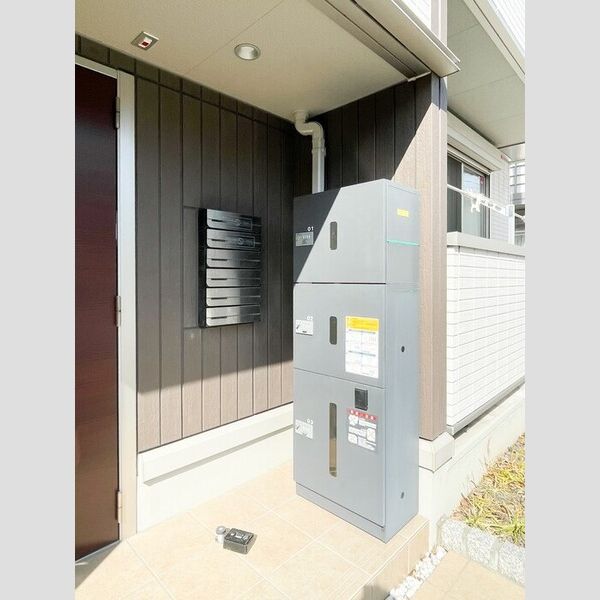 エーデルハイムⅢ205号室 宅配ボックス